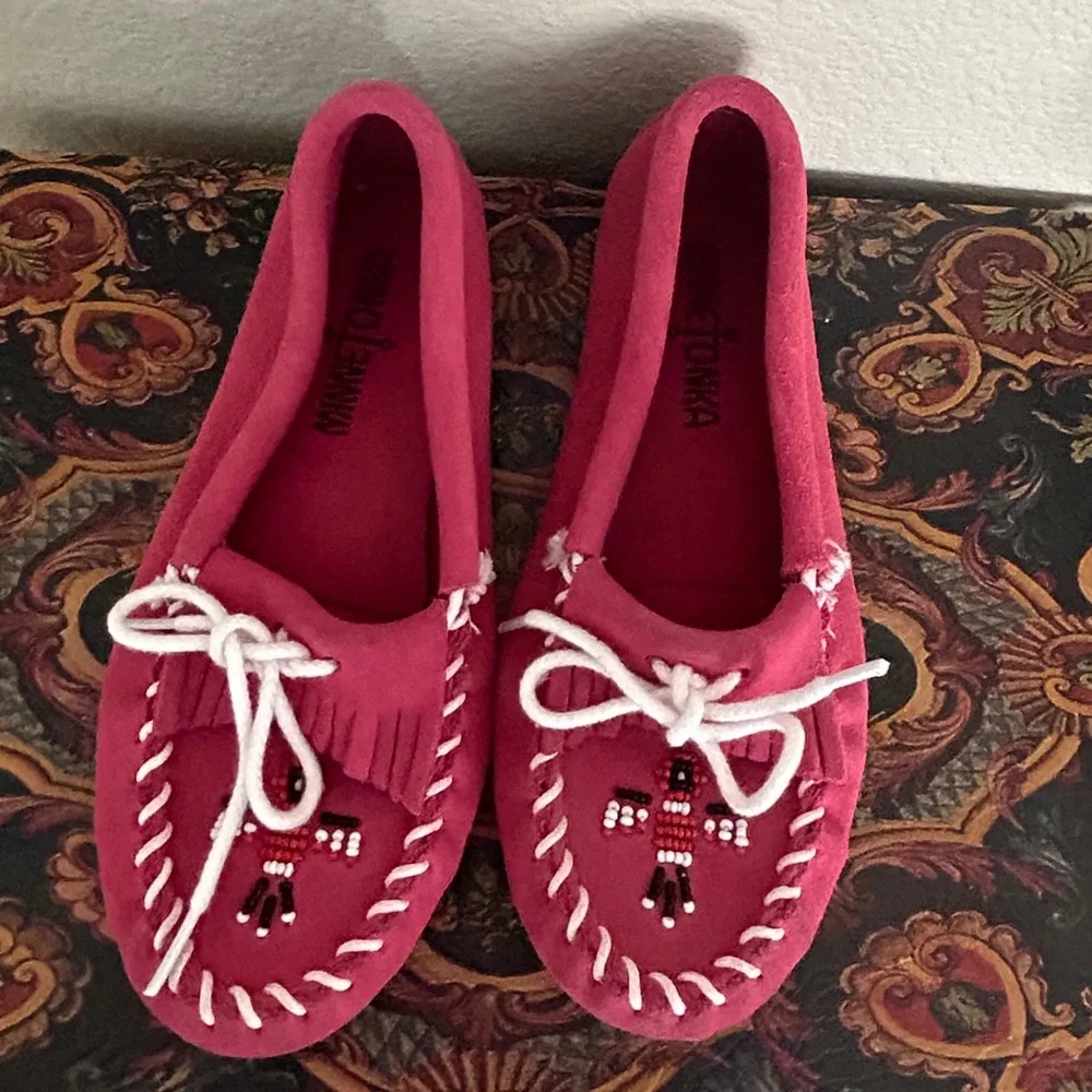 Minnetonka bright pink